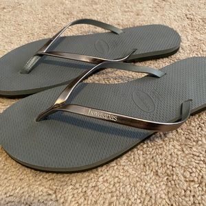 Havianas Flip Flops 9 Metallic Pewter